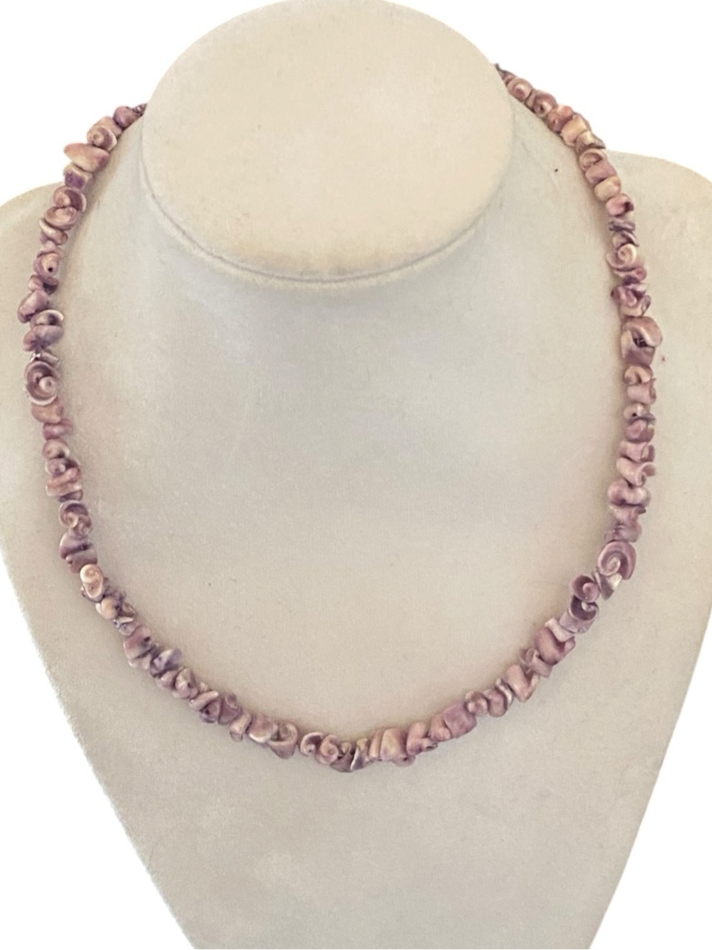 Vintage 70s 80s Lavender Shell Chip Choker Necklace Beach Surfer Island Hawaiian